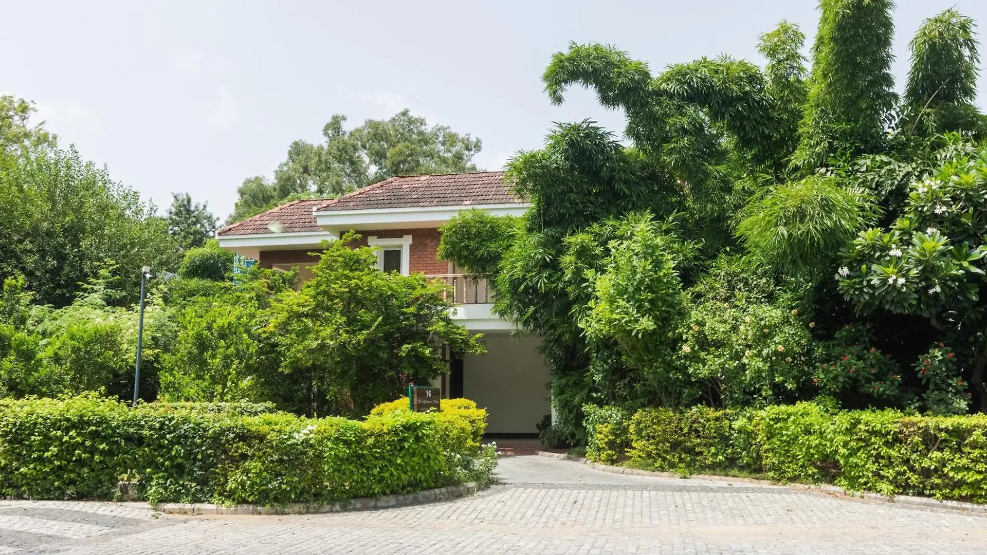 Karma Lakelands, Gurugram Gurgaon 4*,
